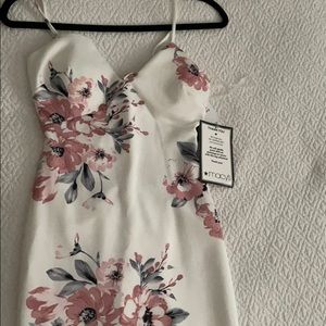 White floral dress 💗🌷